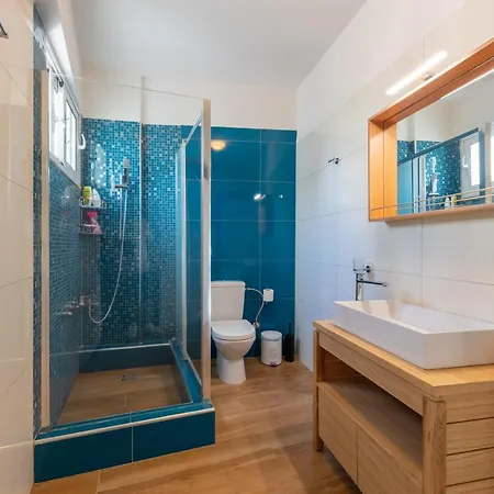 Апартаменти Eros Luxury 2bd *
